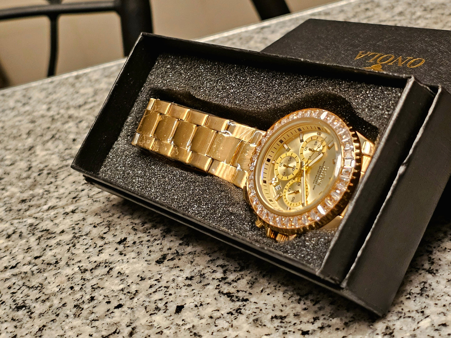 Biden Gold ChronoLuxe Men's Watch – Bold Style with Dazzling Detail