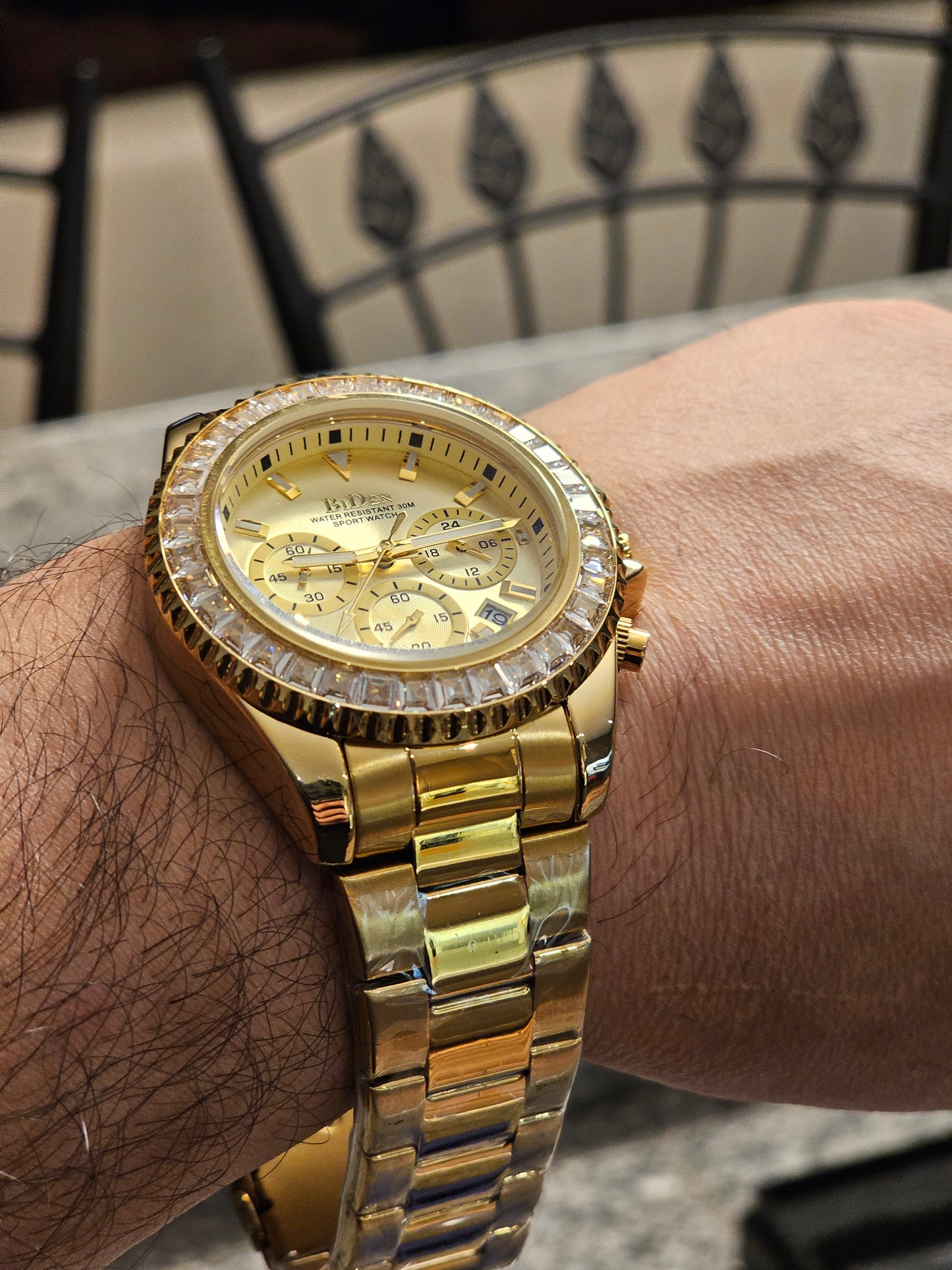 Biden Gold ChronoLuxe Men's Watch – Bold Style with Dazzling Detail