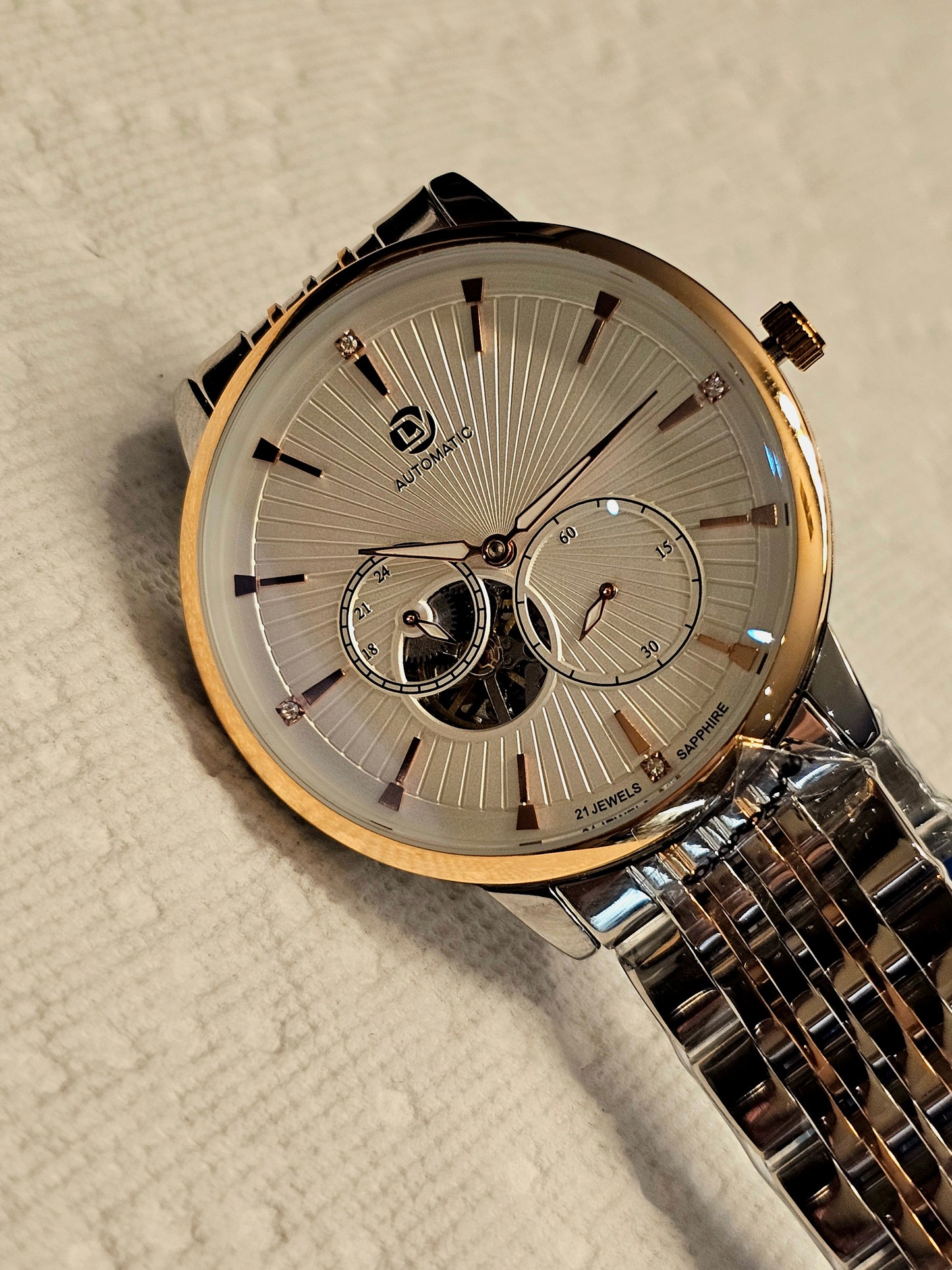 DL Luxe Automatic – Two-Tone Silver & Rose Gold Elegance