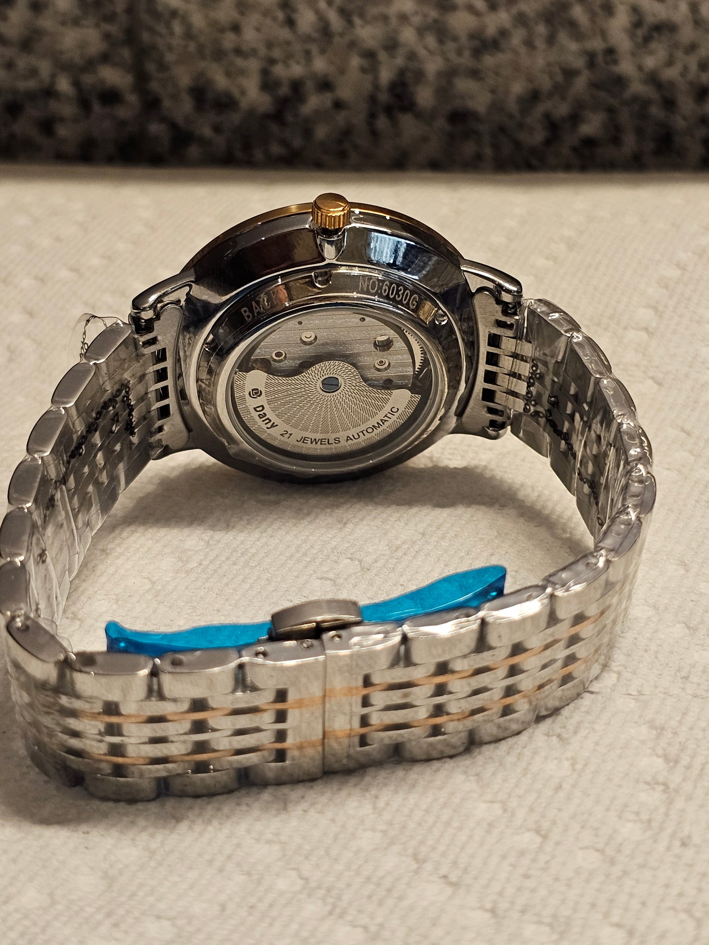 DL Luxe Automatic – Two-Tone Silver & Rose Gold Elegance