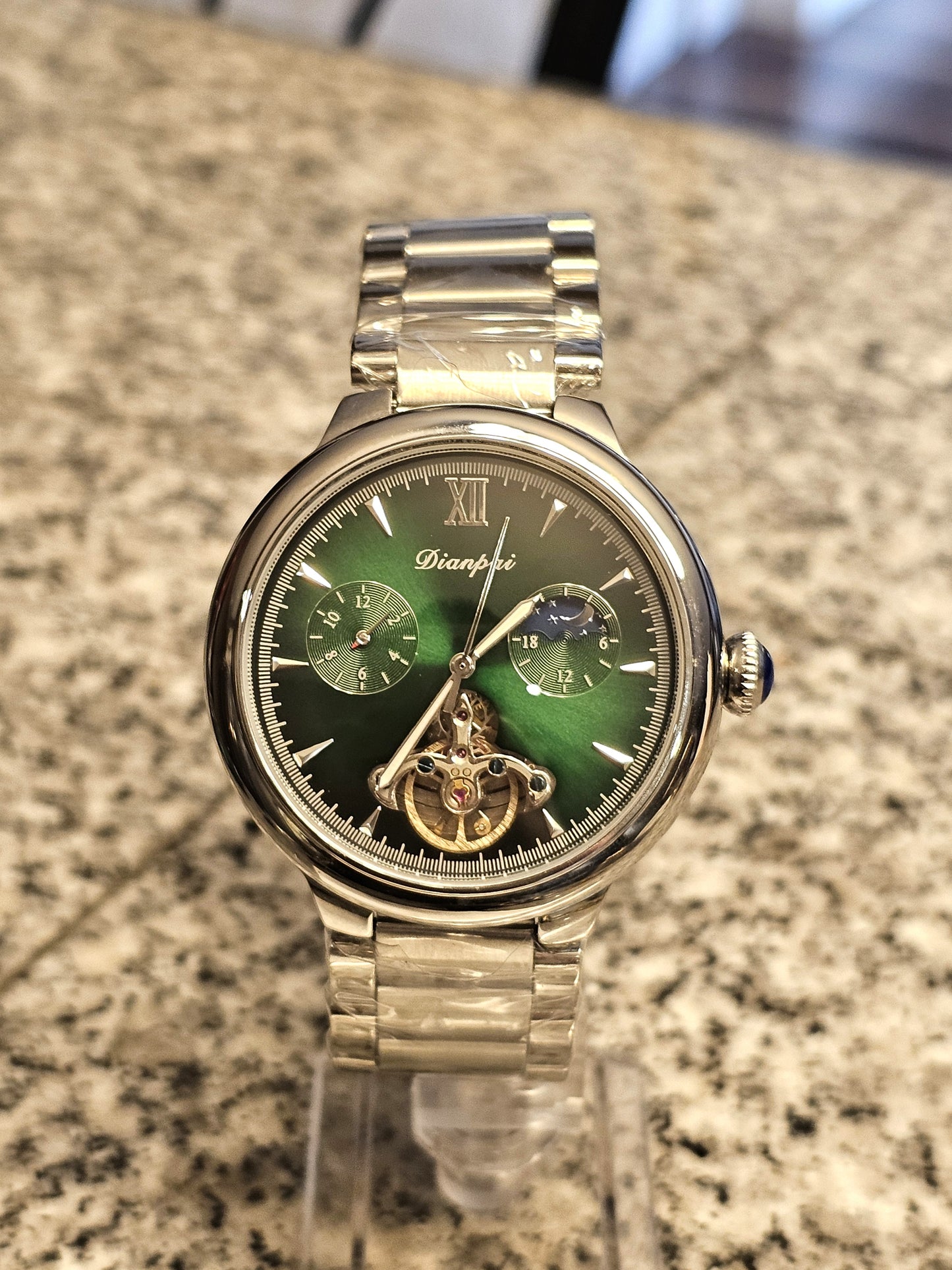 Dianpri Emerald Open-Heart Automatic Watch – A Fusion of Grace and Precision