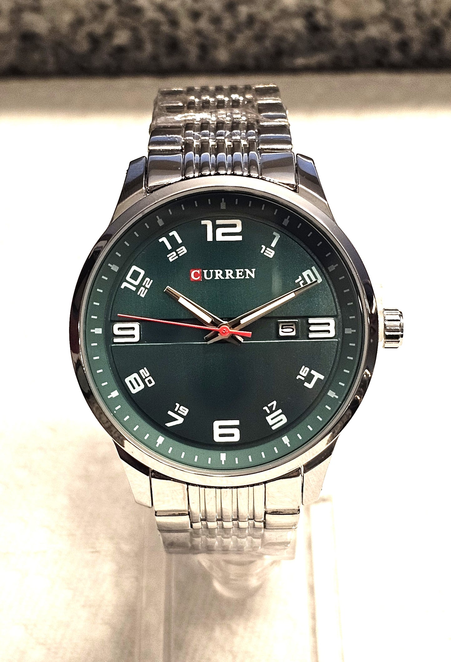 CURREN Classic Green Dial Men's Quartz Watch with Date Display & Silver Steel Strap