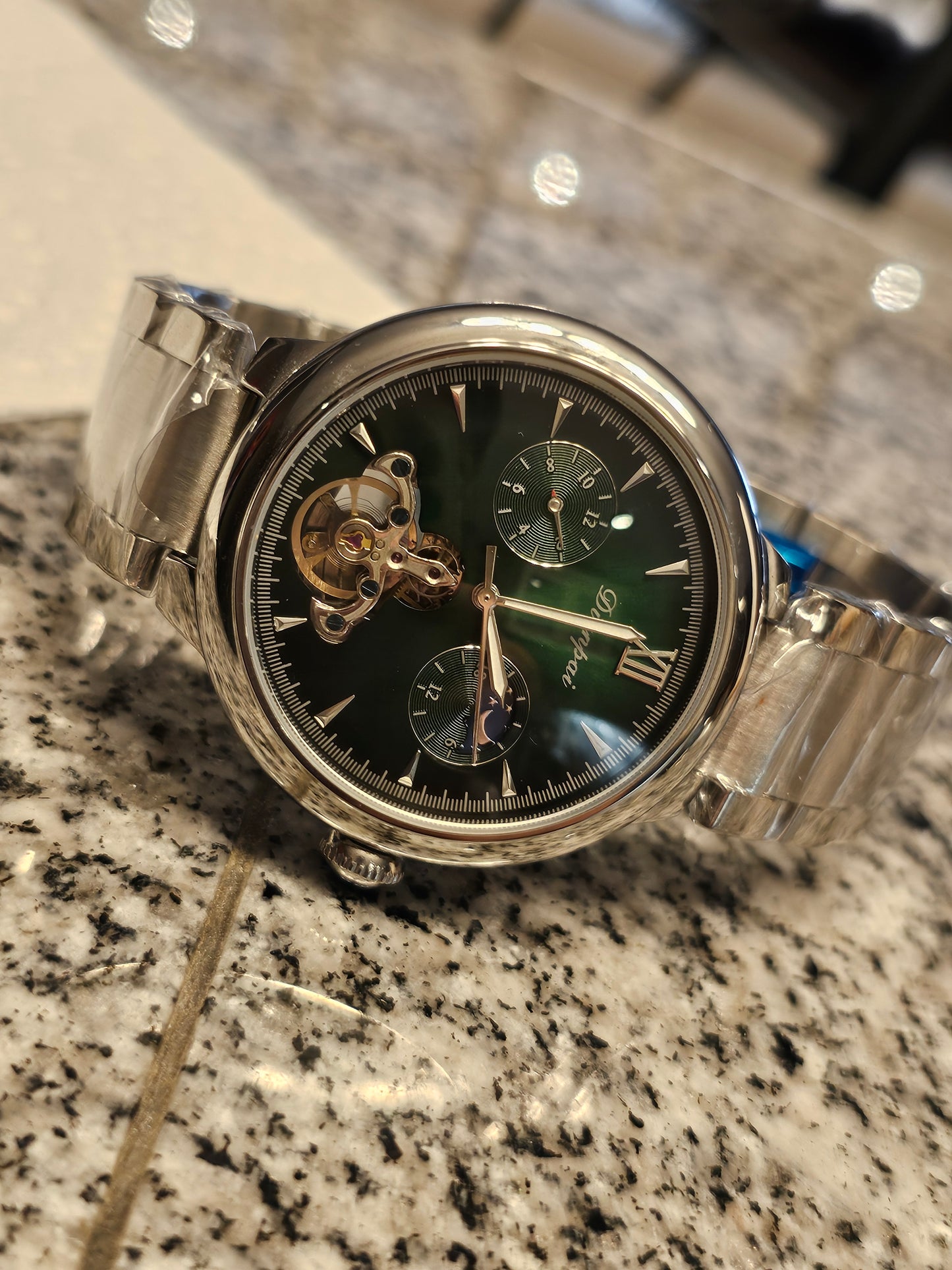 Dianpri Emerald Open-Heart Automatic Watch – A Fusion of Grace and Precision