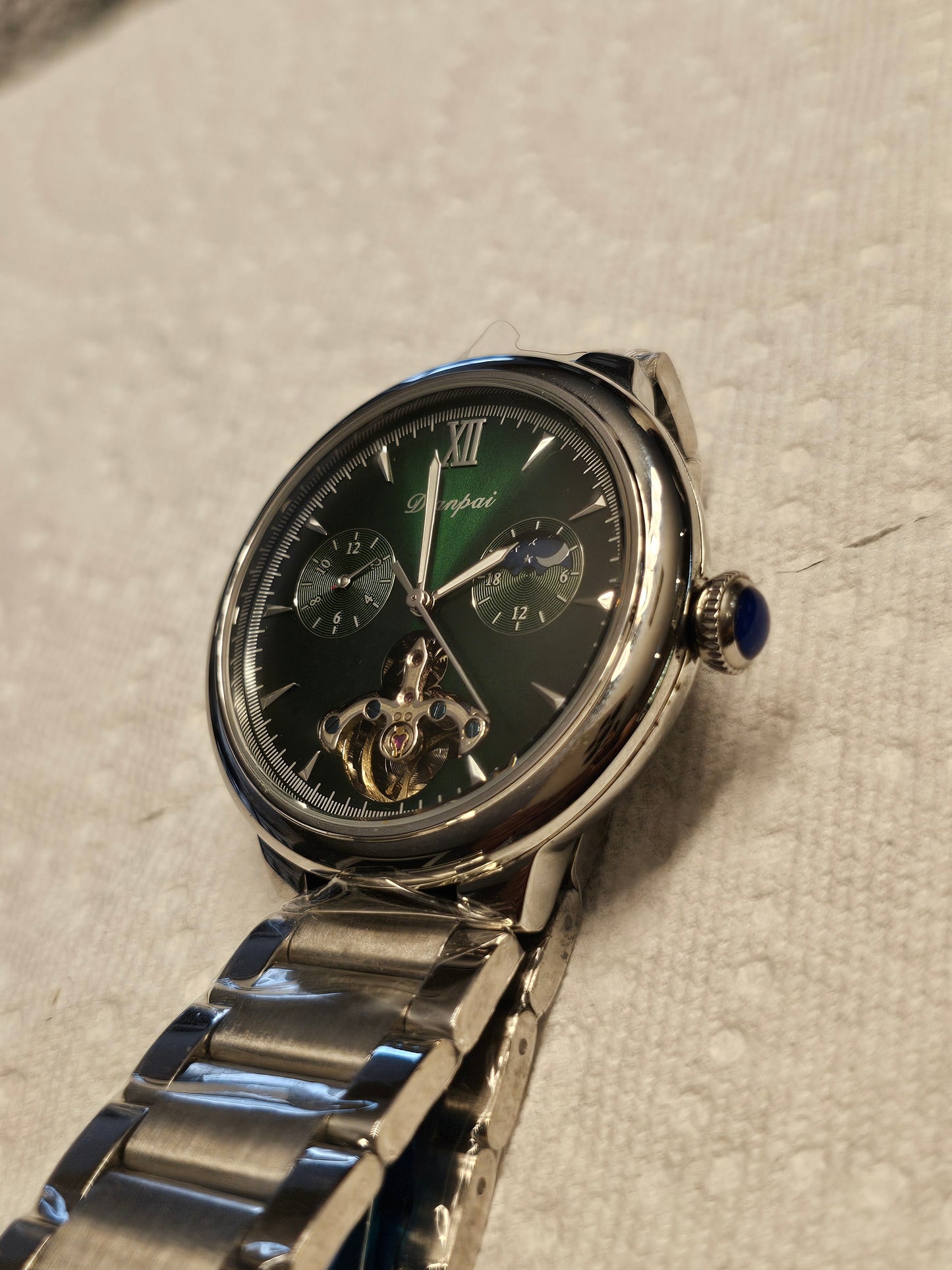 Dianpri Emerald Open-Heart Automatic Watch – A Fusion of Grace and Precision