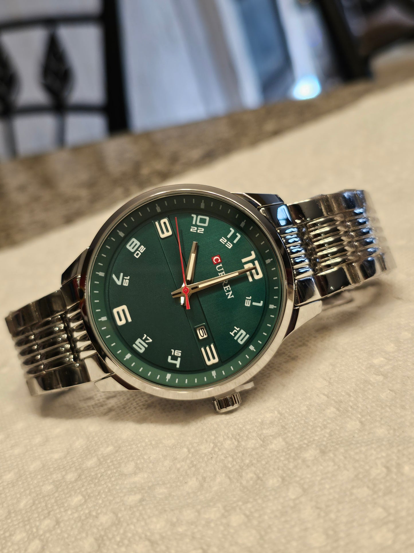 CURREN Classic Green Dial Men's Quartz Watch with Date Display & Silver Steel Strap