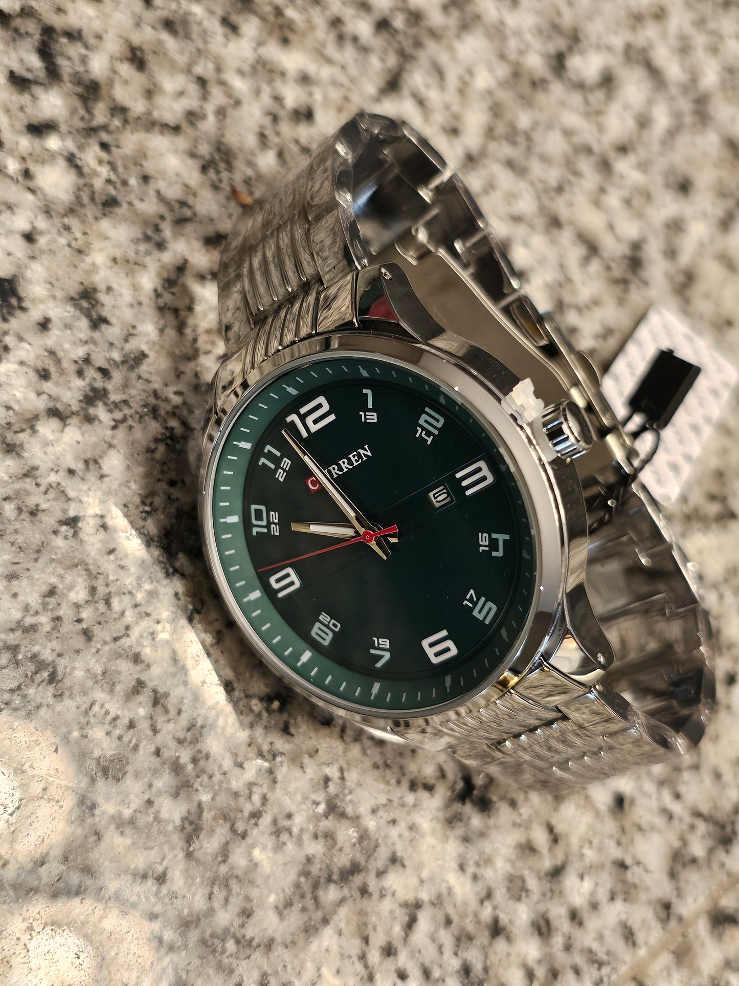 CURREN Classic Green Dial Men's Quartz Watch with Date Display & Silver Steel Strap