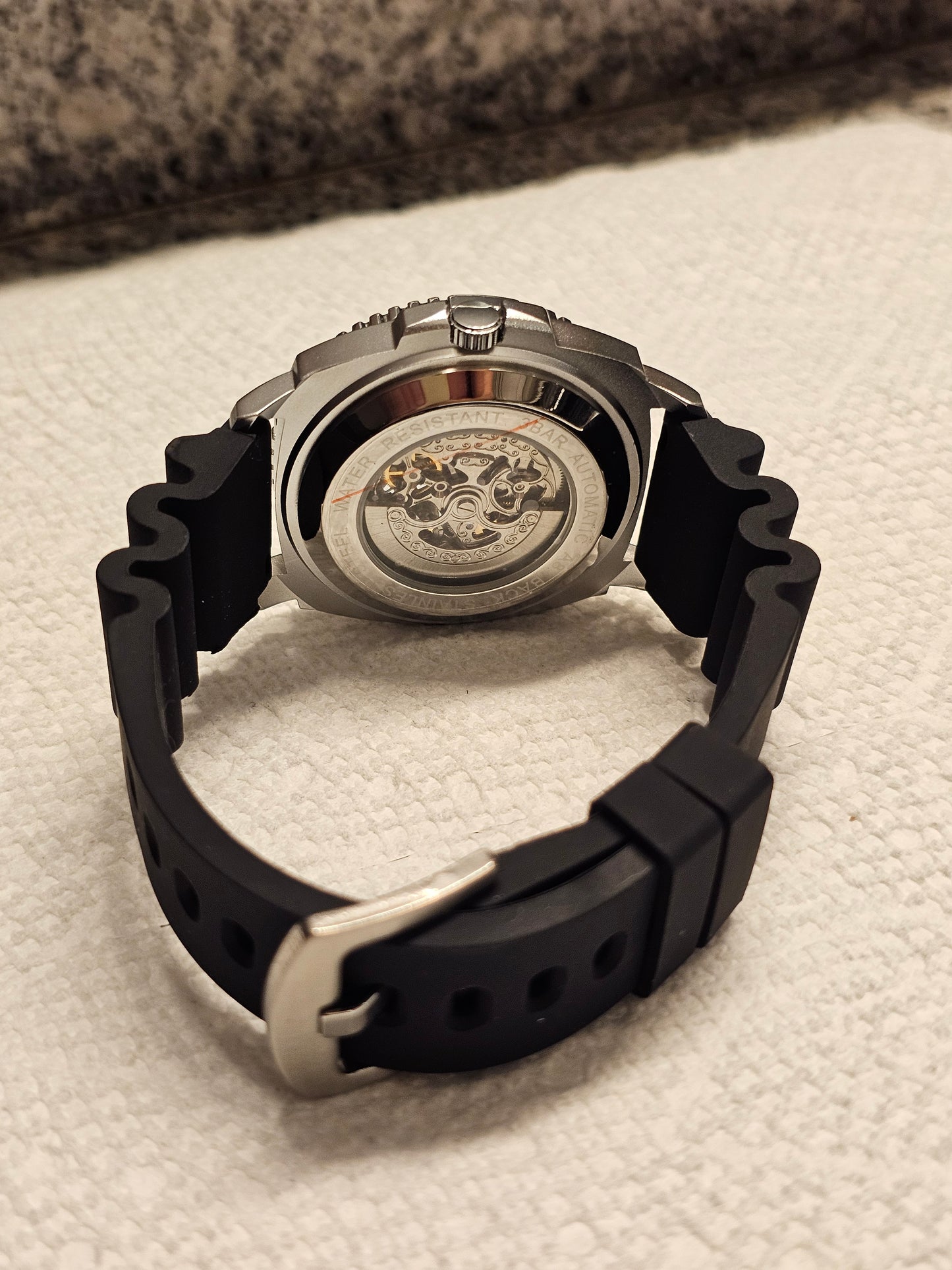 RUIGE Skeleton Automatic Men’s Watch – Black Strap & Open Heart Dial