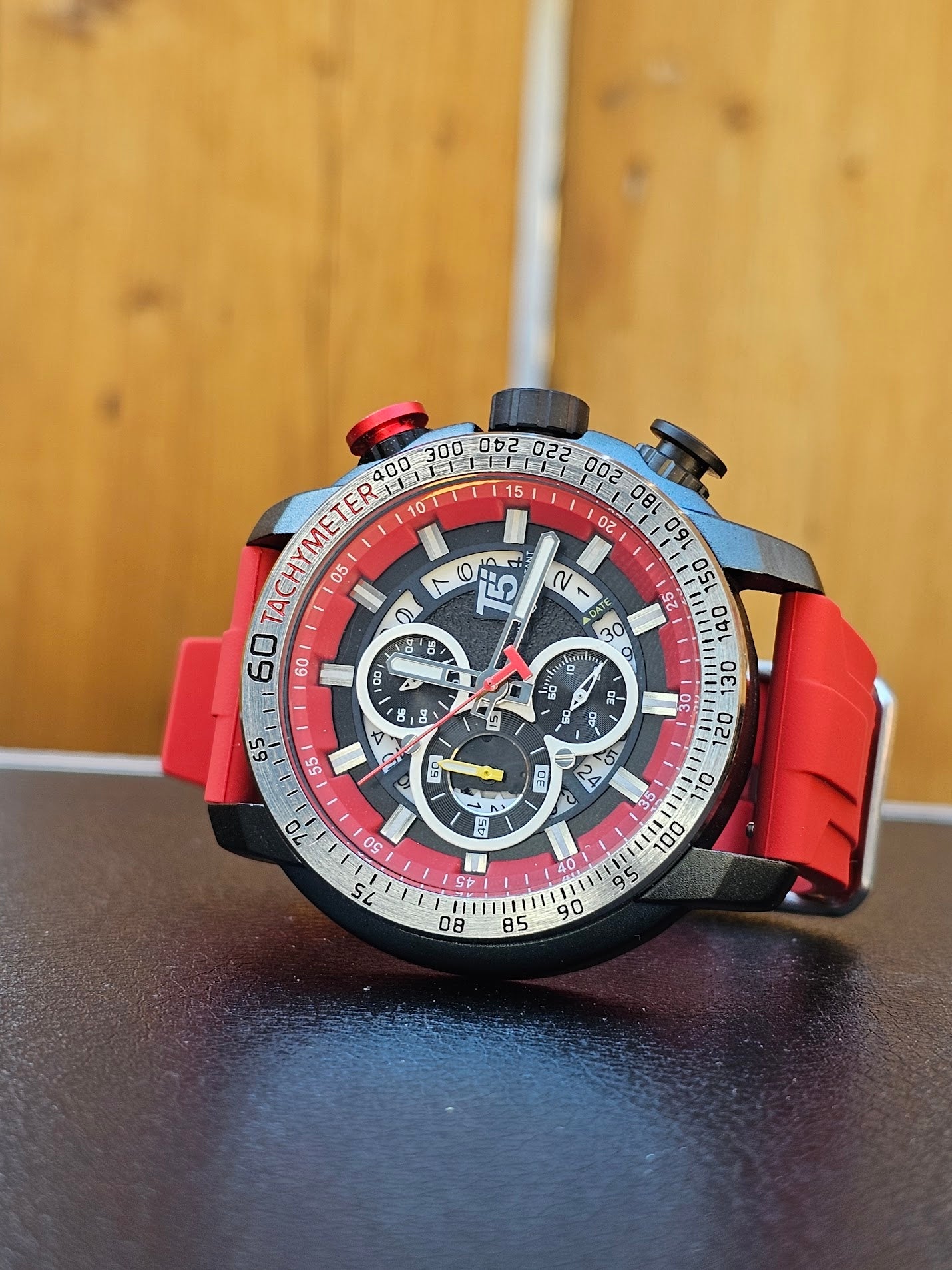 T5 Men's Sport Chronograph Watch – Red Edition | Bold Performance &amp; Style