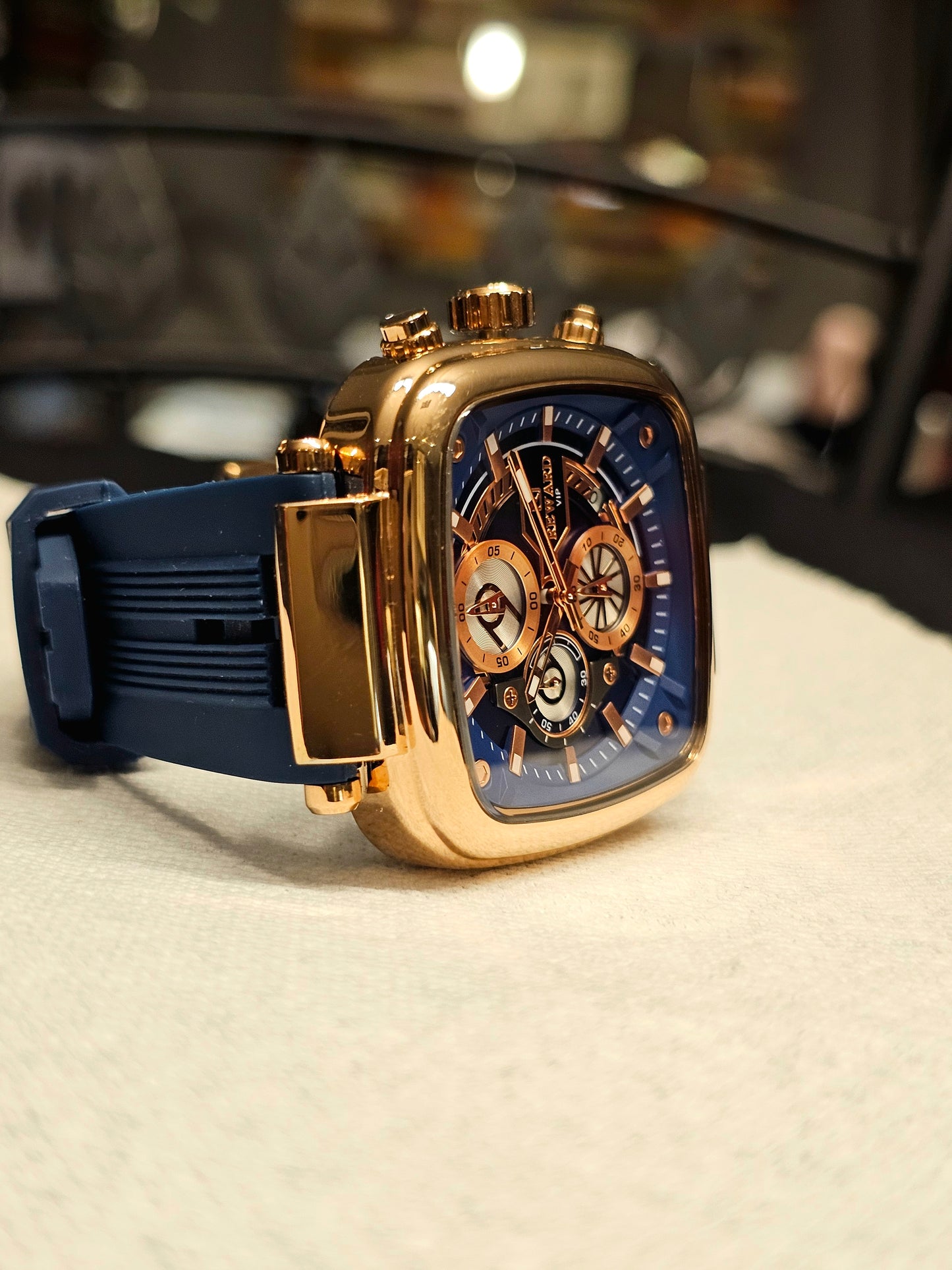 REWARD VIP Sport Fashion Watch – Luxurious, Stylish, Durable, Affordable