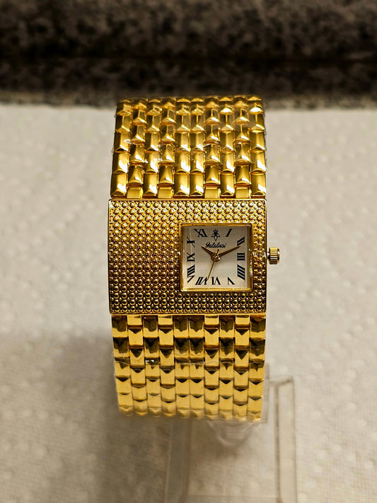 Golden Classic Roman Dial Bracelet Watch – Women’s Quartz