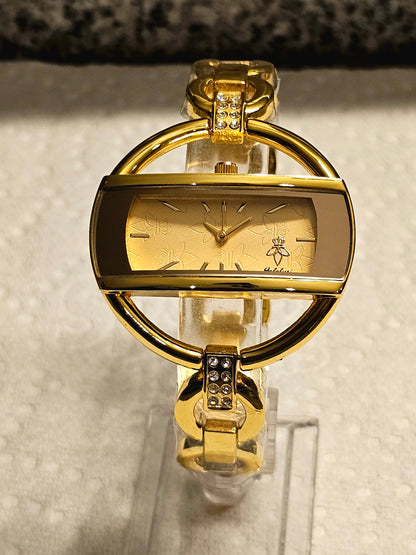 Golden Oval Elegance – Women's Luxury Bracelet Watch