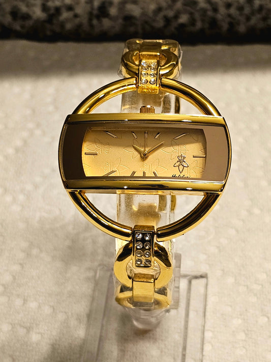 Golden Oval Elegance – Women's Luxury Bracelet Watch