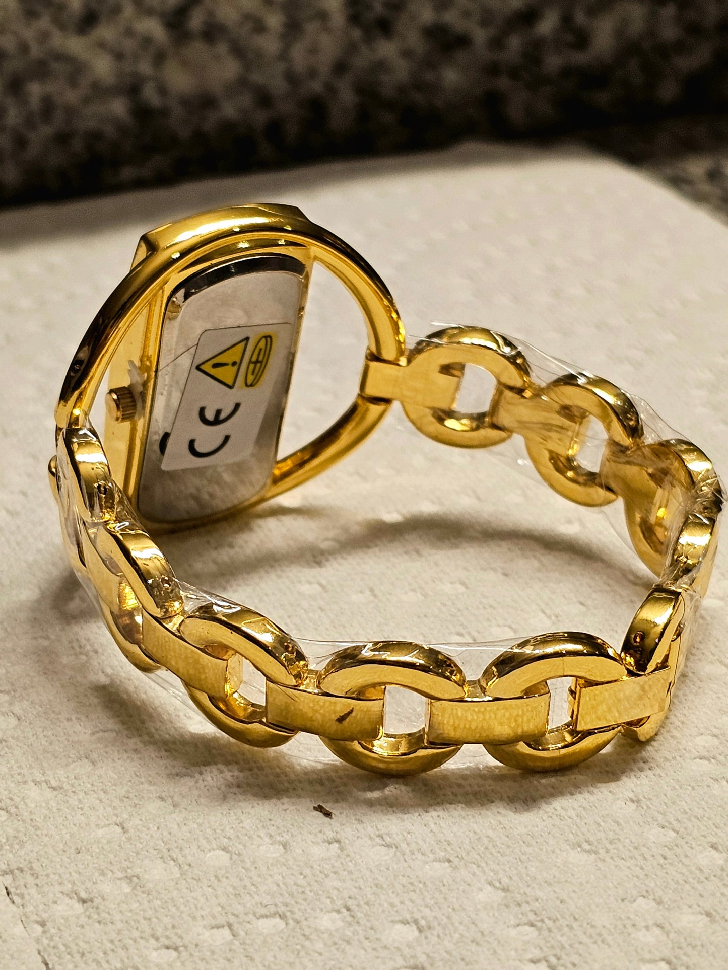 Golden Oval Elegance – Women's Luxury Bracelet Watch