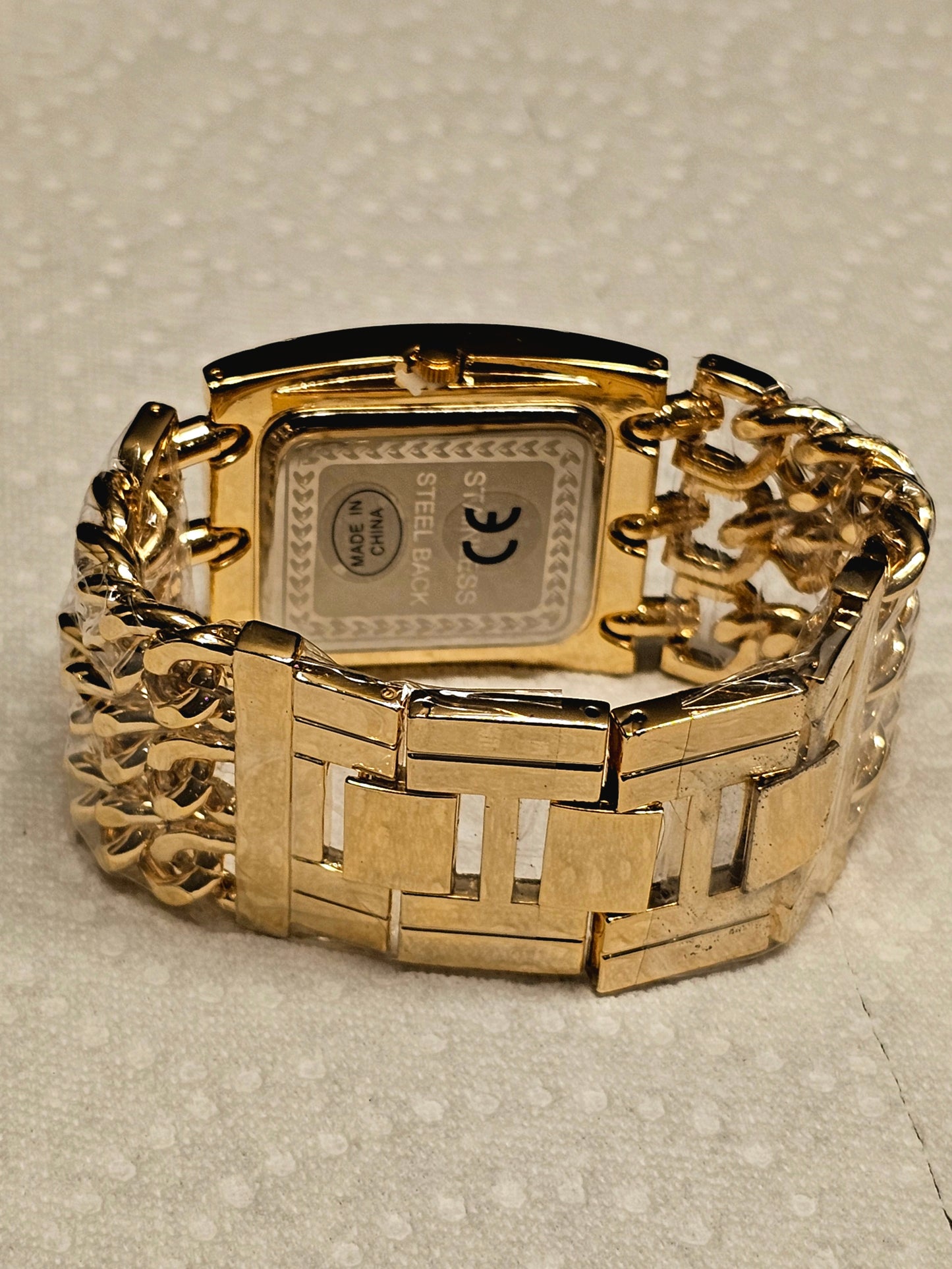 Bold Gold Chain-Link Women's Watch – G&D Gle & Vdo Quartz