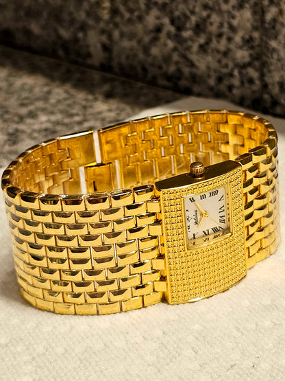 Golden Classic Roman Dial Bracelet Watch – Women’s Quartz