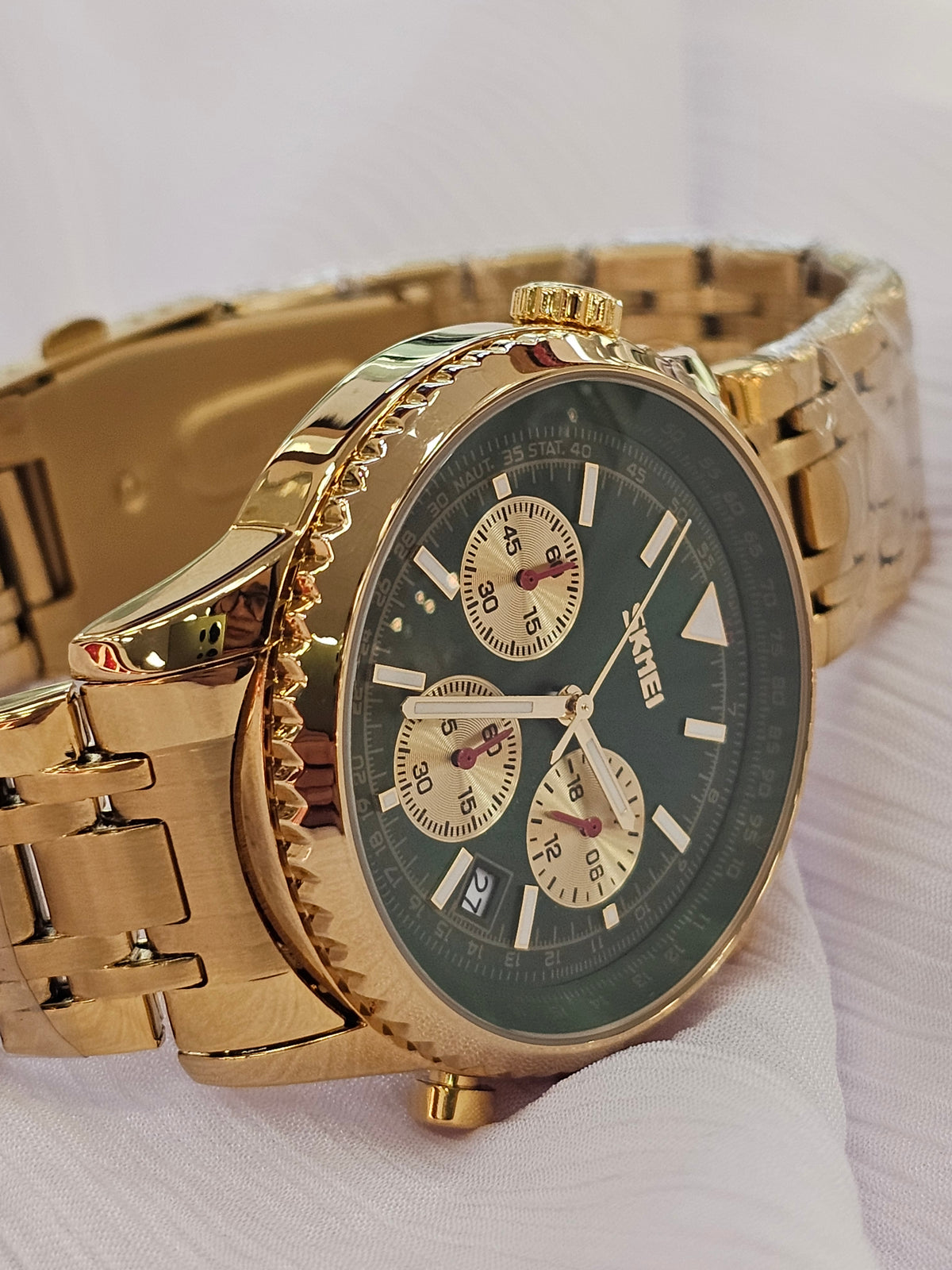 SKMEI Men’s Gold Chronograph Watch – Green Dial Stainless Steel