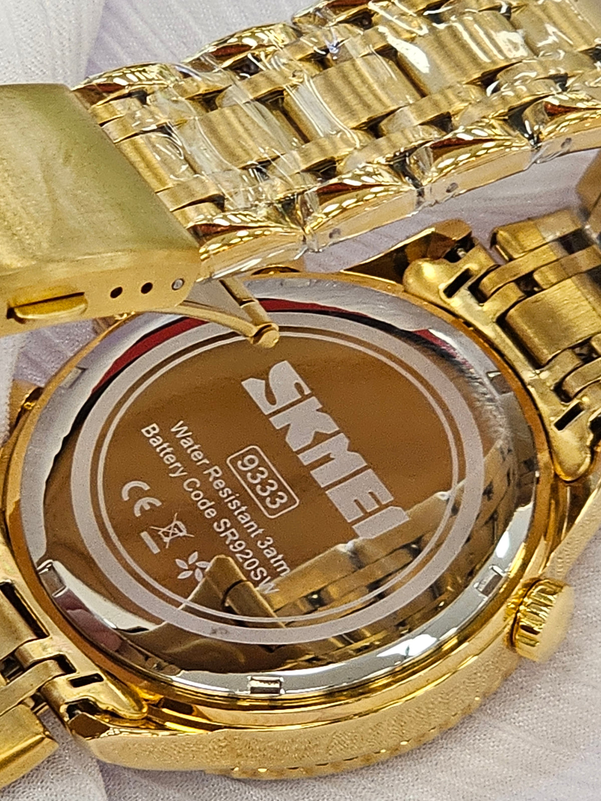 SKMEI Men’s Gold Chronograph Watch – Green Dial Stainless Steel