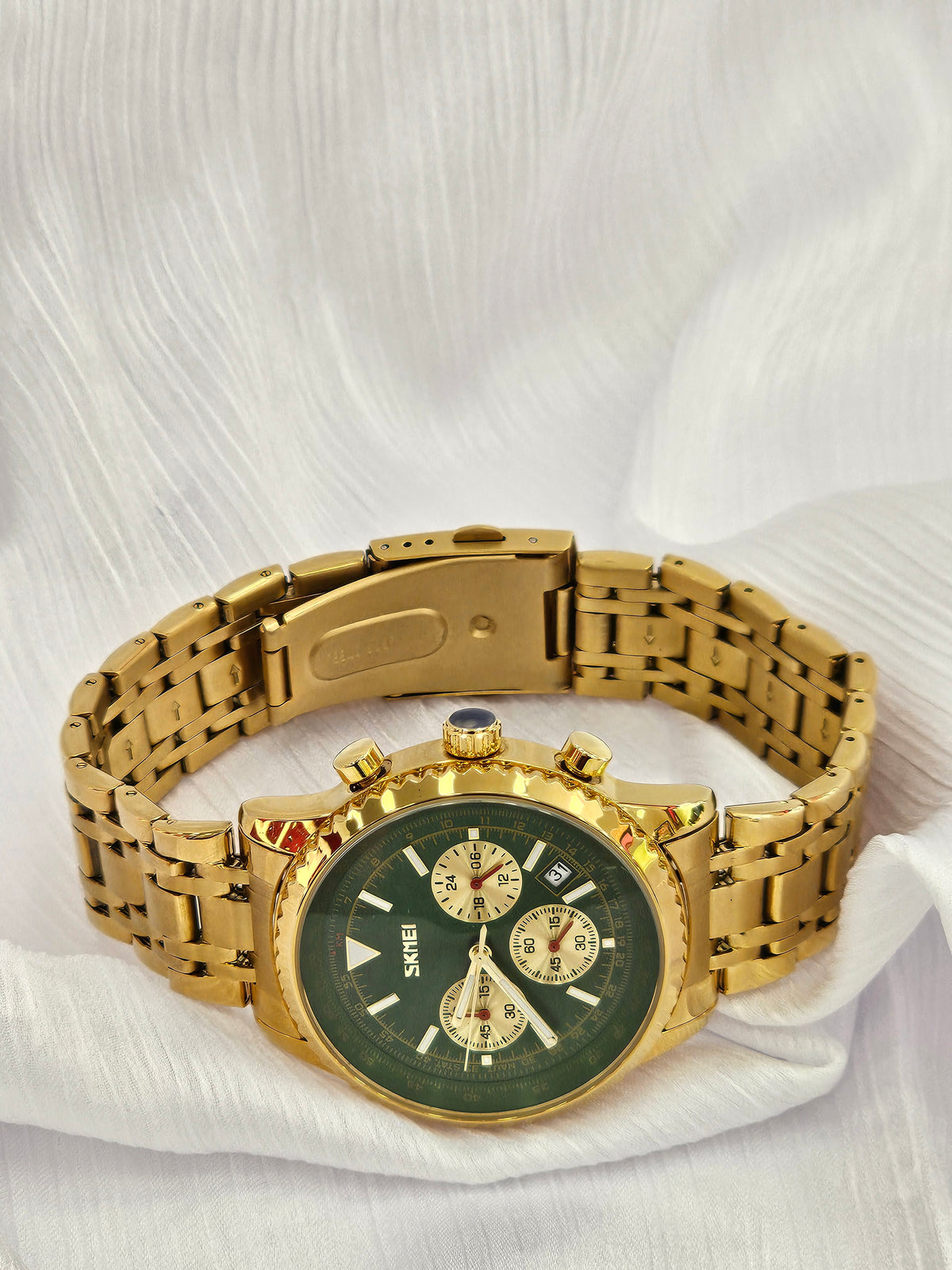 SKMEI Men’s Gold Chronograph Watch – Green Dial Stainless Steel