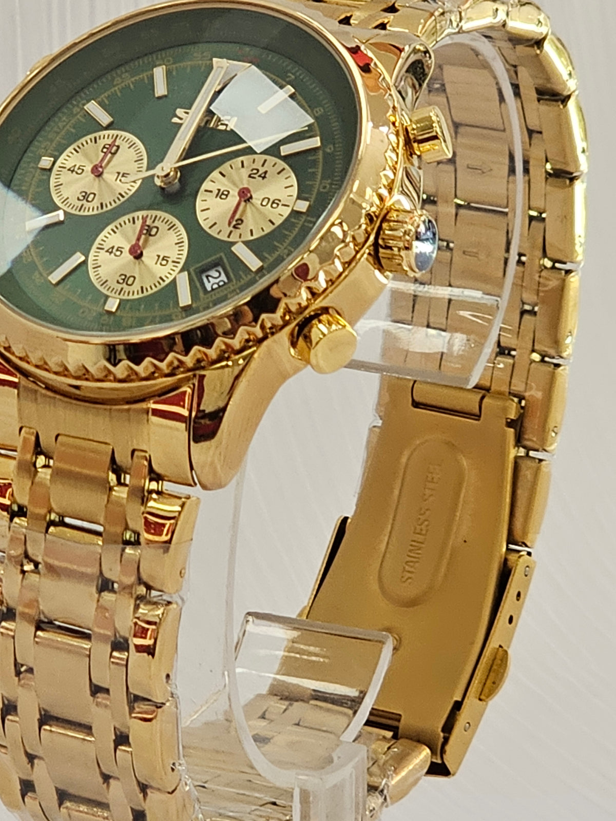 SKMEI Men’s Gold Chronograph Watch – Green Dial Stainless Steel